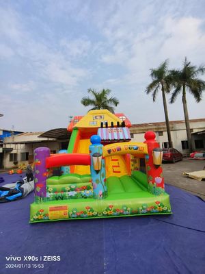 Parque de diversões Slides infláveis secos com tema da loja de doces