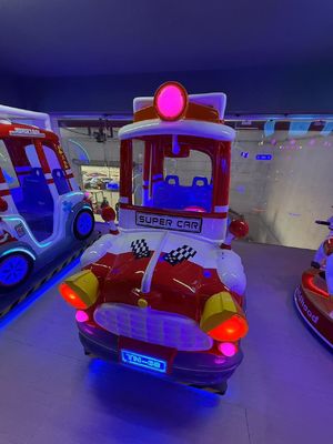 Carros de roque movidos por moedas Música dinâmica e canções alegres para crianças