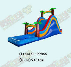Slide inflável vibrante e colorido para crianças