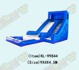 Slide inflável vibrante e colorido para crianças