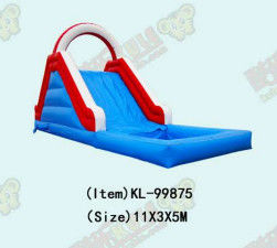 Slide inflável vibrante e colorido para crianças