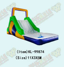 Slide inflável vibrante e colorido para crianças