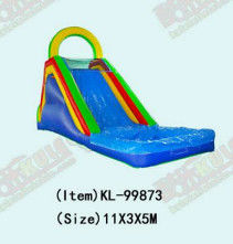 Slide inflável vibrante e colorido para crianças