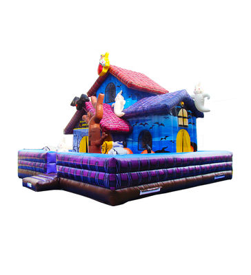 Castelo inflável mágico para celebrações do Halloween Jogos assustadores e medo