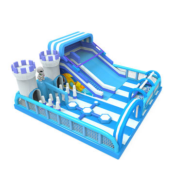 Castelo Insuflável Azul: Diversão para Pequenos Exploradores - Área de Jogo Pronta