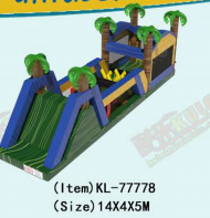 Parque Aquático Inflável Tropical: Uma Divertida Pista de Obstáculos com Tema de Selva e Palmeiras