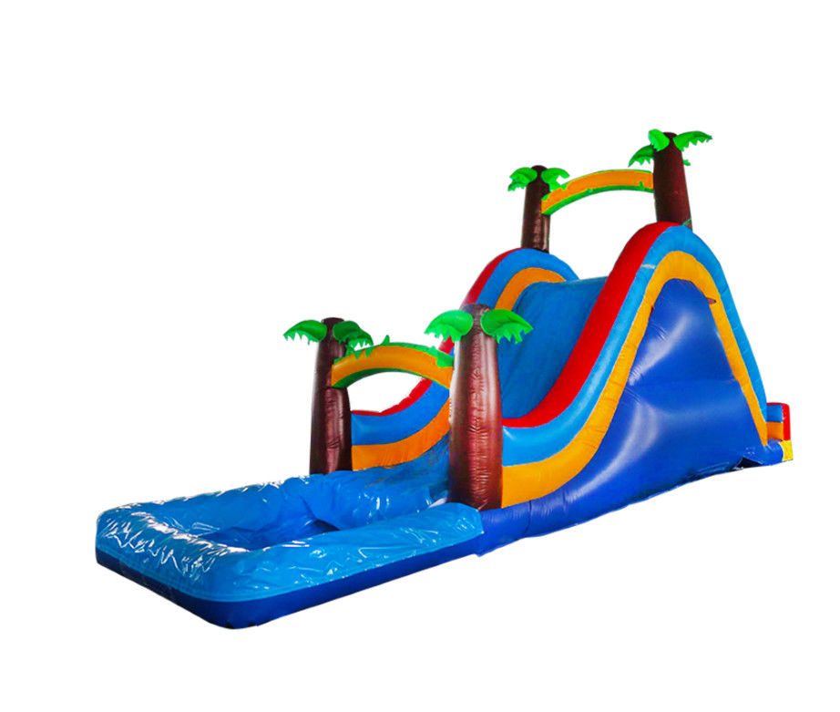 Slide inflável vibrante e colorido para crianças